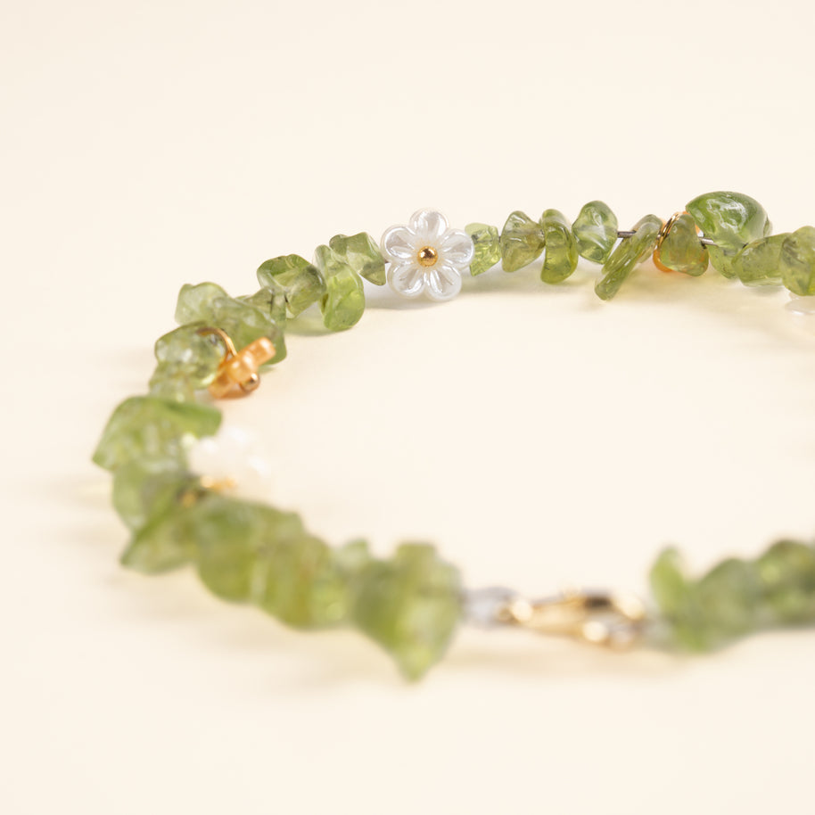 Abundance Self-Love Tender New Green Peridot Handmade Flower Charm Bracelet·Wood｜Growth — detail image 1