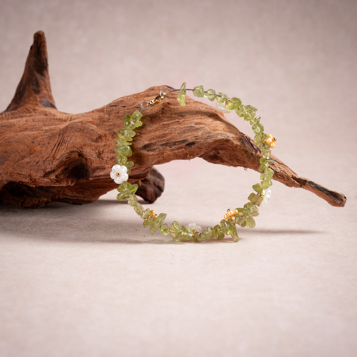 Abundance Self-Love Tender New Green Peridot Handmade Flower Charm Bracelet·Wood｜Growth — atmosphere image 2