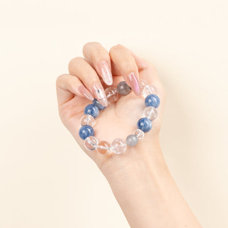 Source Connection Intuition Alone in Clarity Clear Quartz White Azez Stone Handmade Bracelet·Metal｜Clarity — on-hand image 1