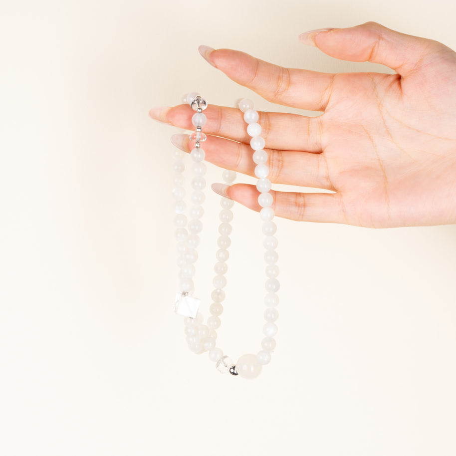 Held Moonlight — Detail view 6